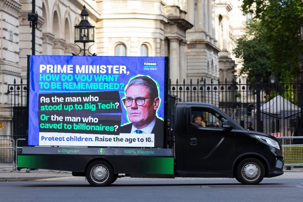 Ad van with Kier Starmer's face to get Government to raise the age of social media access to 16